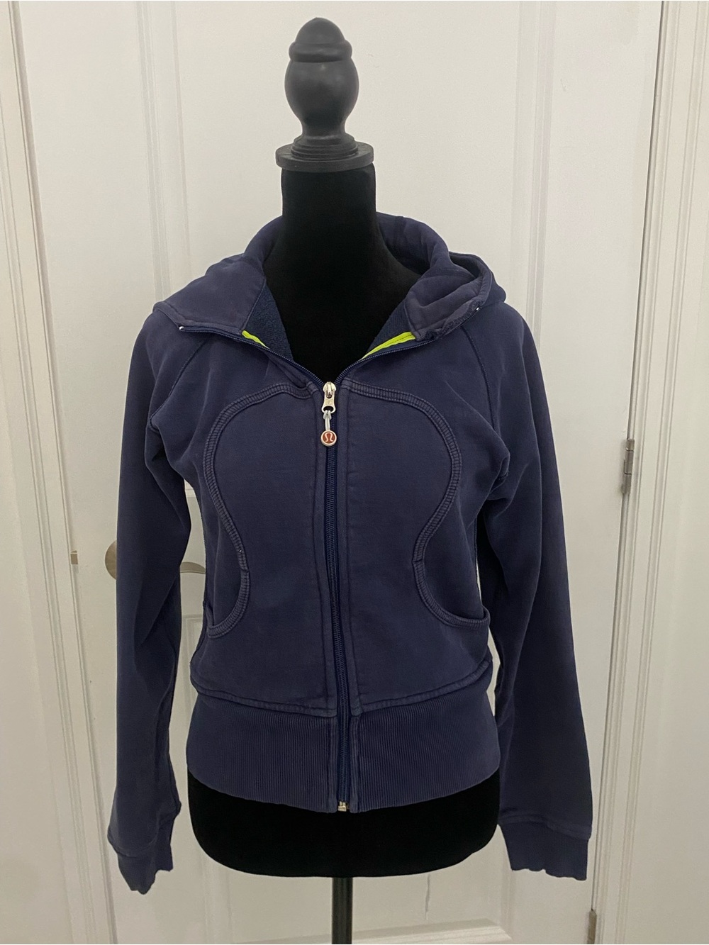 2000s lululemon Navy Zip Front Hooded Sweater/Jacket with Lime Trim | Size S